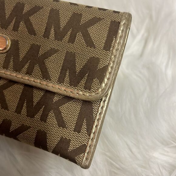 Michael Kors Wallet C9 - Picture 4 of 10